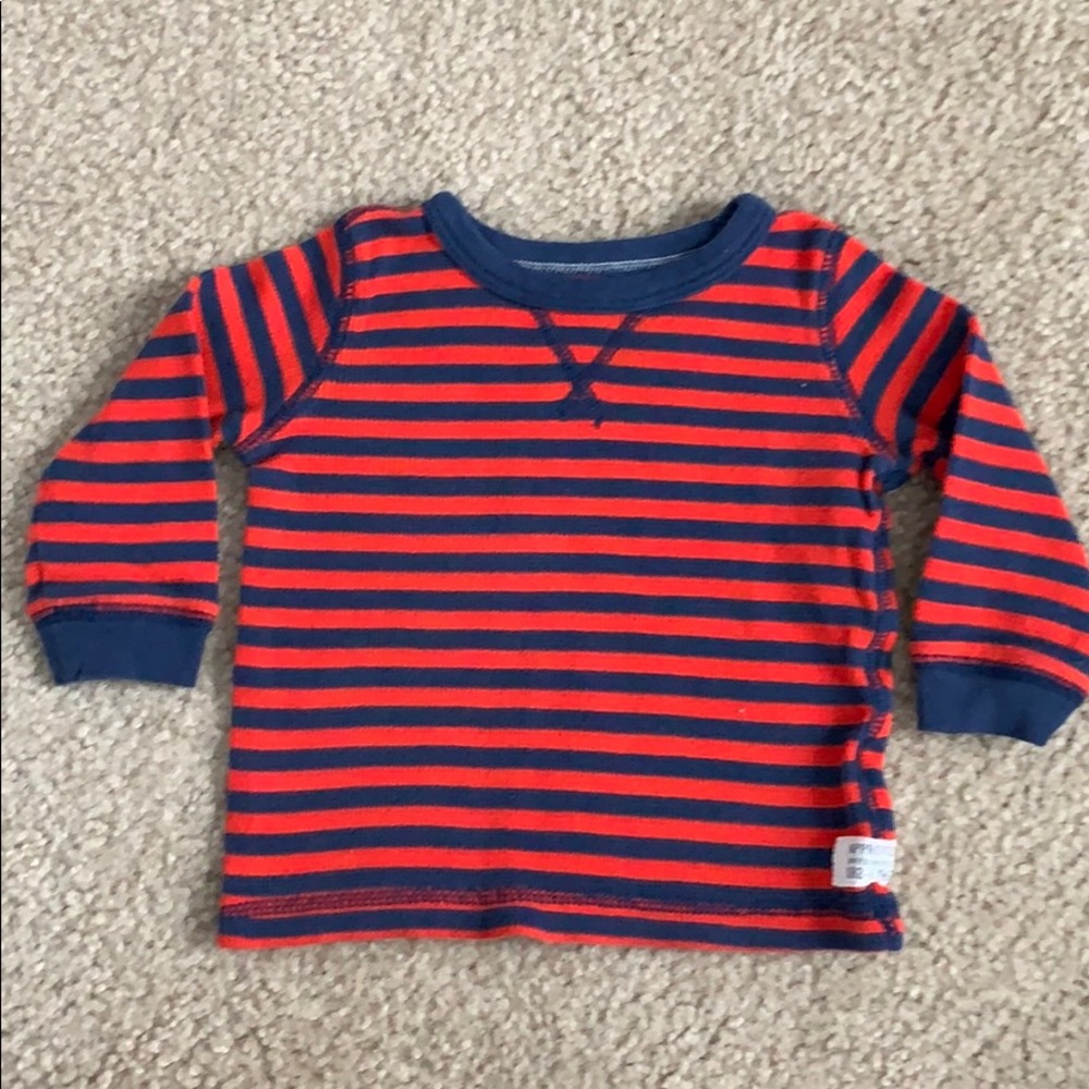 Carters thermal red and blue top size 9 mo ♥️💙